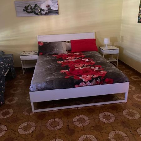 Zona Pirri Casa Notte A Cagliari Hotel Bagian luar foto